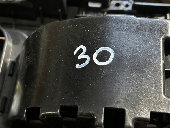 Hyundai OE 863CC-HF100 OE OOB HYUNDAI KONA II 2022- ЕЛЕКТРИЧНИЙ ПОРТ КРИШКА ЗАРЯДНОГО ГНІЗДА 863CC-HF100