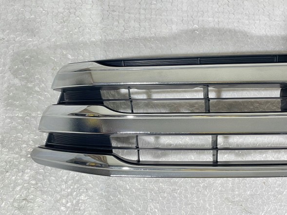 Toyota OE 53111-0K720 531110K720 5314171010 531270K260, 161031, 531110K720, 5314171010, 640ATH161031 Решітка радіатора передня Toyota Hilux VIII 531110K720