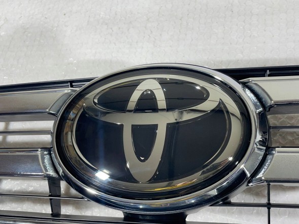 Toyota OE 53111-0K720 531110K720 5314171010 531270K260, 161031, 531110K720, 5314171010, 640ATH161031 Решітка радіатора передня Toyota Hilux VIII 531110K720
