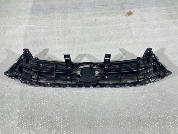 Toyota OE 53111-0K720 531110K720 5314171010 531270K260, 161031, 531110K720, 5314171010, 640ATH161031 Решітка радіатора передня Toyota Hilux VIII 531110K720