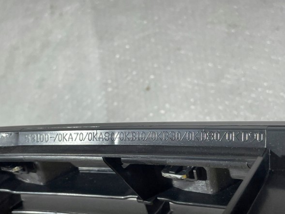 Toyota OE 53111-0K720 531110K720 5314171010 531270K260, 161031, 531110K720, 5314171010, 640ATH161031 Решітка радіатора передня Toyota Hilux VIII 531110K720