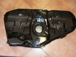 Polcar 8114ZP-1PGP Паливний бак bak toyota corolla e12 + гумова трубка для заливки палива