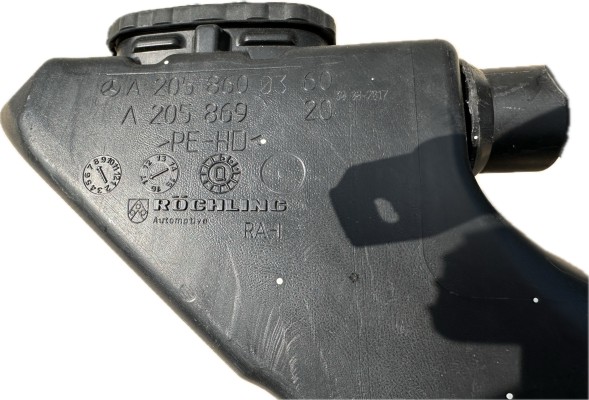 Mercedes-Benz OE ZBIORNIK ZBIORNICZEK PLYNU DO SPRYSKIWACZY WLEW POMPKA KOMPLETNY MERCEDES C W205 ORYGINAL 2058690166 БАК ПЛІНТУСА ДЛЯ ОМИВАЧІВ ЗАЛИВКИ НАСОСА KOMPL MERCEDES C W205 2058690166