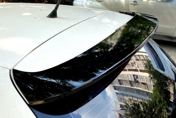Китай AC-S0063 Лоток спойлер Volkswagen Polo 2011-2018 чорний глянець