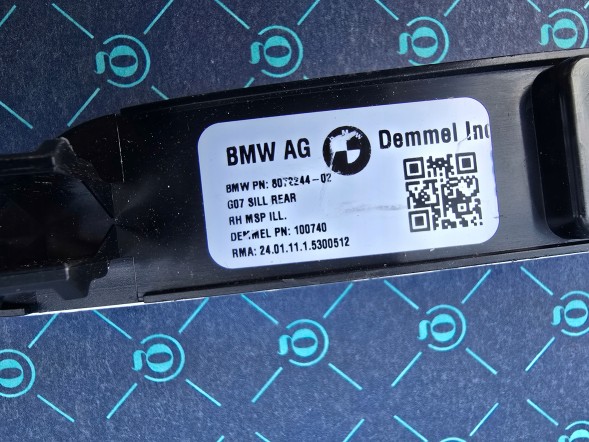 BMW OE LISTWA OZDOBNA PROGOWA TYŁ PRAWA M PAKIET BMW G07 G09 8072244 PODŚWIETLANA QUALI23.10.25 НАКЛАДКА ДЕКОРАТИВНА ПОРОГА ЗАДНЯ ПРАВА M ПАКЕТ BMW G07 G09 8072244 З ПІДСВІТКОЮ