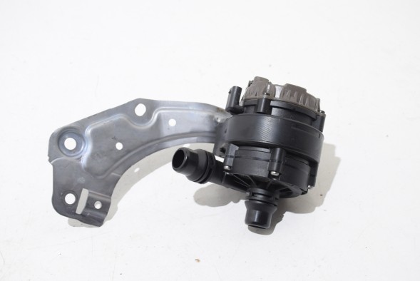 BMW OE 6834936 8838951 BMW Bmw x7 g07 40ix 30dx m50dx насос водяного насоса циркуляційної охолоджуючої рідини