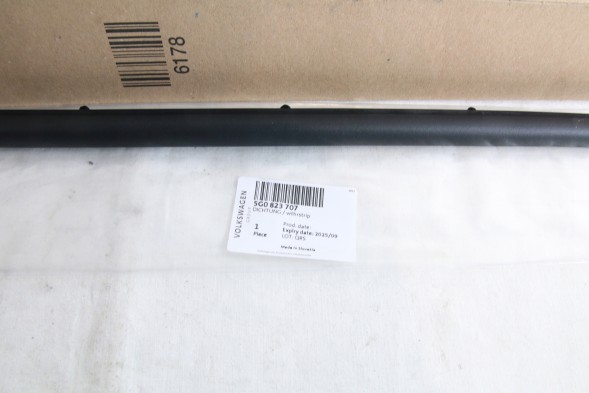 Volkswagen OE uz17615 mhmTEL: 886283293 Ущільнювачі Гумові Маски кришки двигуна Оригінал VW Golf VIII 8 5h 5h0 2020-26