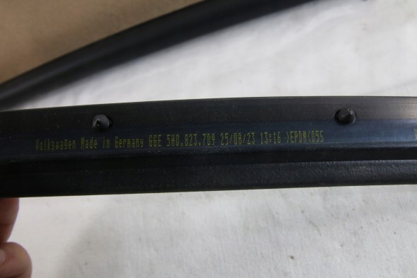 Volkswagen OE uz17615 mhmTEL: 886283293 Ущільнювачі Гумові Маски кришки двигуна Оригінал VW Golf VIII 8 5h 5h0 2020-26