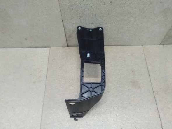 Volkswagen OE 5Q0121093FD Кронштейн додаткового радіатора vw audi 5q0121093fd