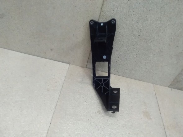 Volkswagen OE 5Q0121093FD Кронштейн додаткового радіатора vw audi 5q0121093fd