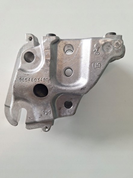 Peugeot OE КРОНШТЕЙН ПОДУШКИ ДВИГУНА CITROEN PEUGEOT OE 1807AY