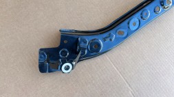 Toyota OE 53202-42901 RAV4 V 24- КЛАПАН ФАРИ КРОНШТЕЙН ПРАВИЙ ПЕРЕДНІЙ TOYOTA RAV4 V 24-