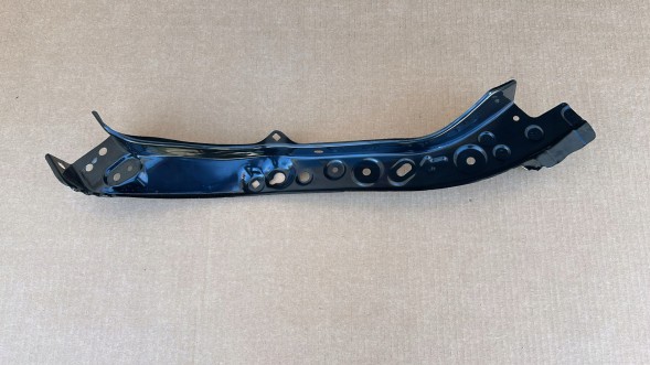 Toyota OE 53202-42901 RAV4 V 24- КЛАПАН ФАРИ КРОНШТЕЙН ПРАВИЙ ПЕРЕДНІЙ TOYOTA RAV4 V 24-