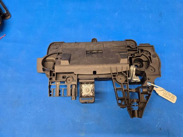BMW OE DWZ9012 РУЧКА ДВЕРЕЙ ПРАВА ЗАДНЯ BMW 5 G60 G61 M5 G90 G99 5A69062 НОВА