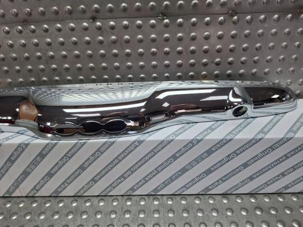 Fiat OE S26337865 ХРОМОВАНА НАКЛАДКА КЛАПАНА 0735516207 FIAT 500 2007-