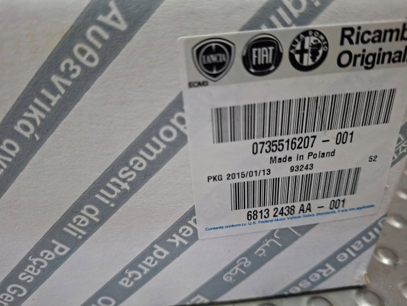 Fiat OE S26337865 ХРОМОВАНА НАКЛАДКА КЛАПАНА 0735516207 FIAT 500 2007-