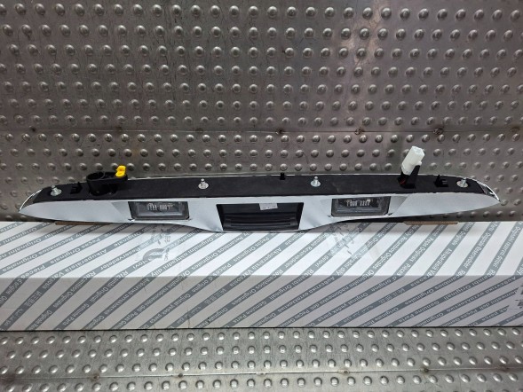 Fiat OE S26337865 ХРОМОВАНА НАКЛАДКА КЛАПАНА 0735516207 FIAT 500 2007-