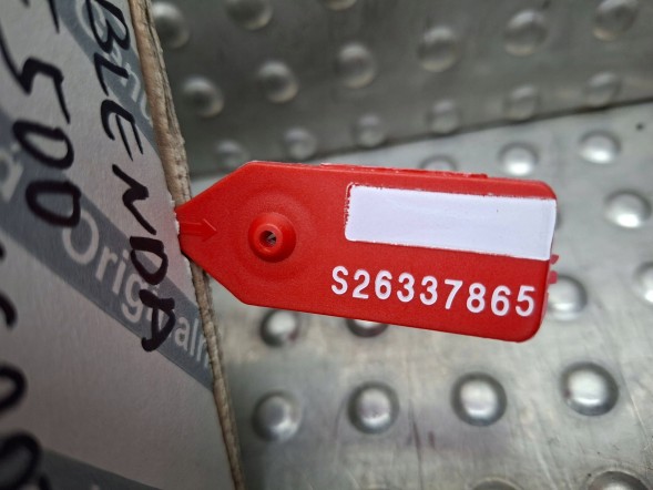 Fiat OE S26337865 ХРОМОВАНА НАКЛАДКА КЛАПАНА 0735516207 FIAT 500 2007-