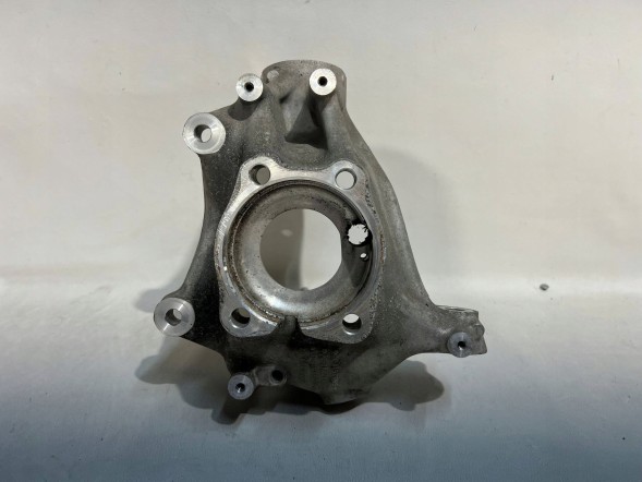 BMW OE 6892508 PMI150921 КУЛАК ПОВОРОТНИЙ ПРАВИЙ ПЕРЕДНІЙ BMW 4 G22 G23 G26 6892508