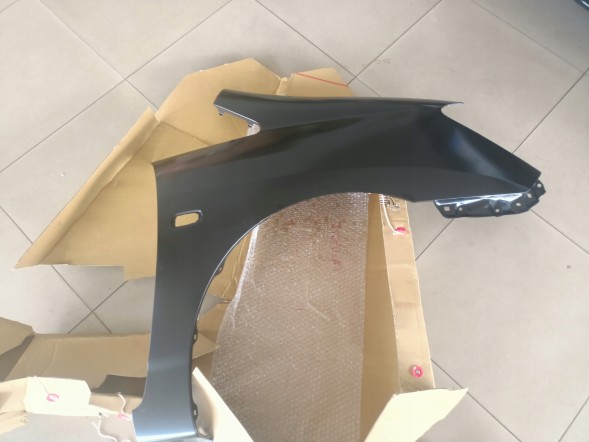 Polcar NOWY PRAWY BŁOTNIK PRZÓD TOYOTA COROLLA VERSO I КРИЛО ПЕРЕДНЕ ПРАВЕ TOYOTA COROLLA VERSO I 2002-2004 р.в.