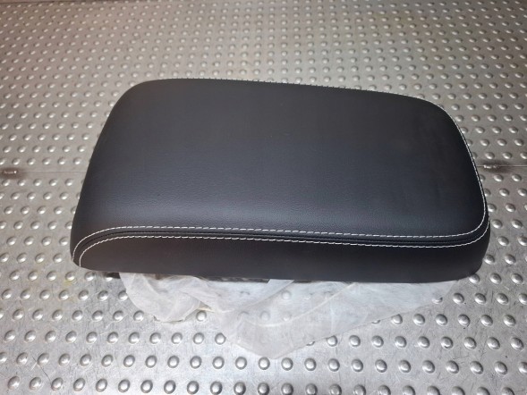 Dodge OE ПІДЛОКІТНИК 1VT061S9AD CHRYSLER 300 DODGE CHARGER 13- MOPAR