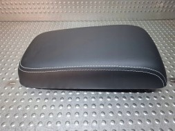Dodge OE ПІДЛОКІТНИК 1VT061S9AD CHRYSLER 300 DODGE CHARGER 13- MOPAR