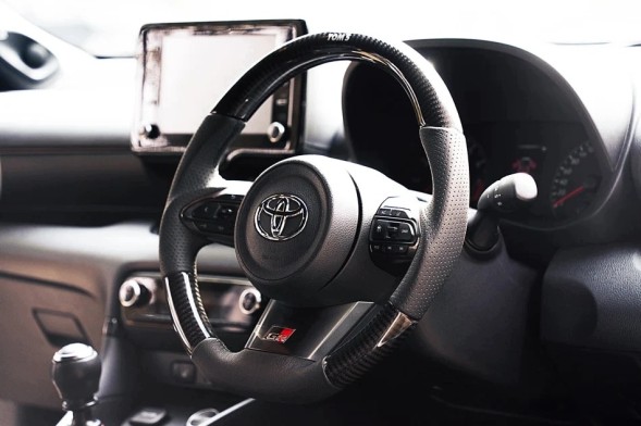 Китай GR YARIS COROLLA CARBON KIEROWNICA НАКЛАДКА НА КЕРМО З ВУГЛЕЦЕВОГО ВОЛОКНА ORIGINALS TOMS RACING ДЛЯ TOYOTA GR YARIS GR COROLLA