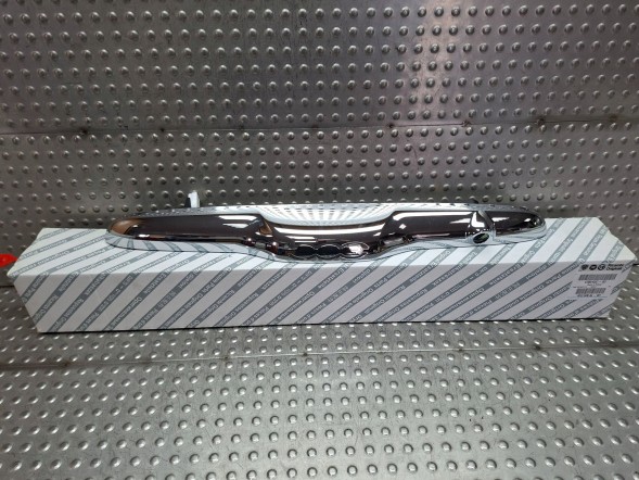 Fiat OE S26337883 ХРОМОВАНА НАКЛАДКА КЛАПАНА 0735516207 FIAT 500 2007-