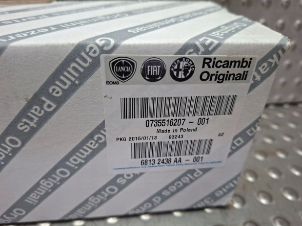 Fiat OE S26337883 ХРОМОВАНА НАКЛАДКА КЛАПАНА 0735516207 FIAT 500 2007-