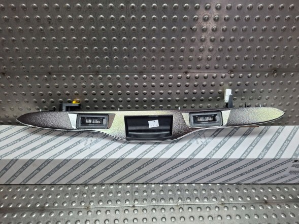 Fiat OE S26337883 ХРОМОВАНА НАКЛАДКА КЛАПАНА 0735516207 FIAT 500 2007-