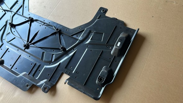 Toyota OE SU001-B3478 9842575980 PROACE CITY НИЖНЯ ПЕРЕДНЯ ЗАХИСНА ПАНЕЛЬ ДВИГУНА ДЛЯ TOYOTA PROACE CITY, RIFTER, BERLINGO