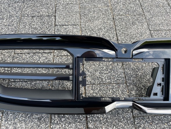 BMW OE KKDA BMW F70 F74 GRILL ATRAPA CHŁODNICY 5A3CF59 Решітка радіатора BMW F70 F74 5A3CF59