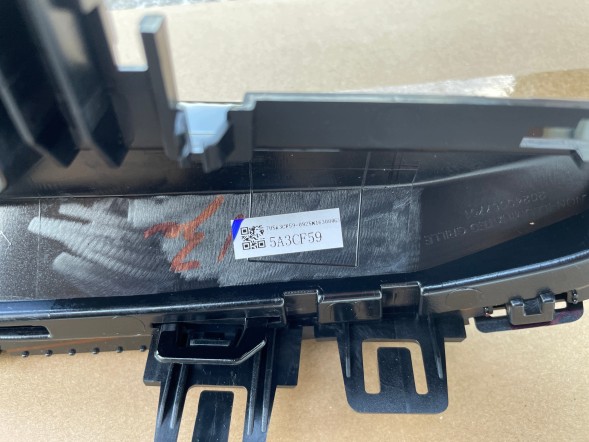 BMW OE KKDA BMW F70 F74 GRILL ATRAPA CHŁODNICY 5A3CF59 Решітка радіатора BMW F70 F74 5A3CF59