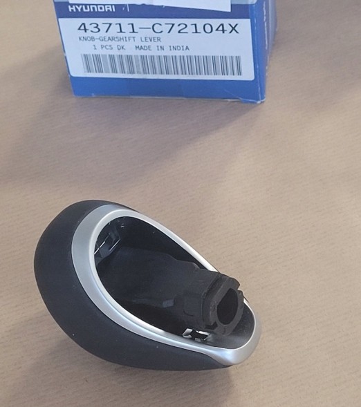 Hyundai OE 43711-C72104X Ручка (набалдашник) важеля перемикання передач i-20 Hyundai i20 2015-2018 (6-ступенева, шкіра)