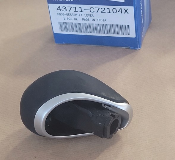 Hyundai OE 43711-C72104X Ручка (набалдашник) важеля перемикання передач i-20 Hyundai i20 2015-2018 (6-ступенева, шкіра)