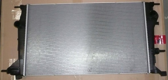 Renault OE 214100016R Renault oe 214100016r охолоджувач води