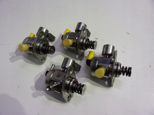 Volkswagen OE 04E 127 025B Паливний насос 04e127025d tiguan passat b8 audi q3