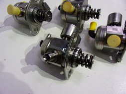 Volkswagen OE 04E 127 025B Паливний насос 04e127025d tiguan passat b8 audi q3