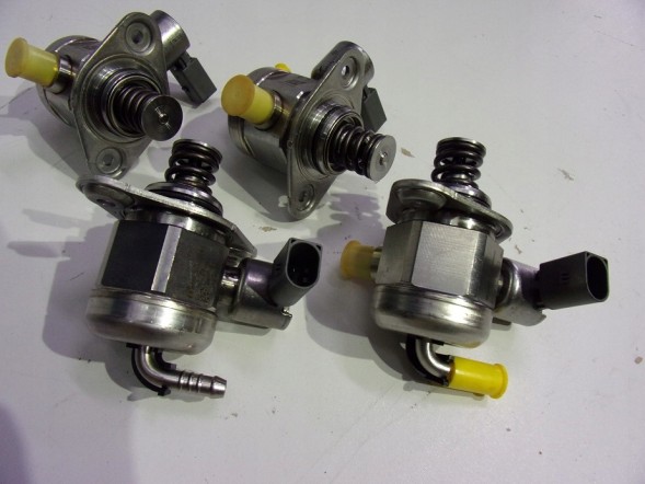 Volkswagen OE 04E 127 025B Паливний насос 04e127025d tiguan passat b8 audi q3