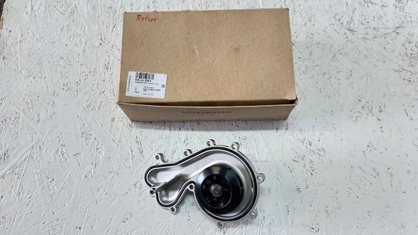 Audi OE 059121008K AUDI A5 A6 A7 Q5 Q7 3.0 TDI DODATKOWA POMPA WODY AUDI A5 A6 A7 Q5 Q7 3.0 TDI ДОДАТКОВИЙ ВОДЯНИЙ НАСОС 059121008К