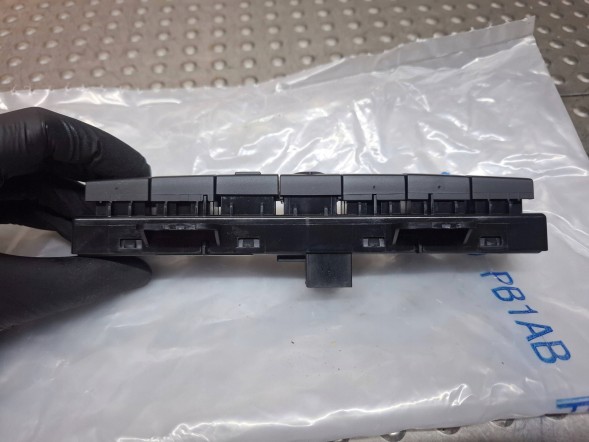 Jeep OE ПЕРЕМИКАЧІ O4602991AE JEEP WRANGLER JK LIBERTY CHEROKEE KK DODGE NITRO OE
