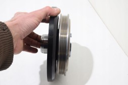 BMW OE 7828331 BMW Koło pasowe BMW G60 G61 G70 G05 G06 G07 G45 Головний Шків колінчастого валу Демпфер крутильних коливань