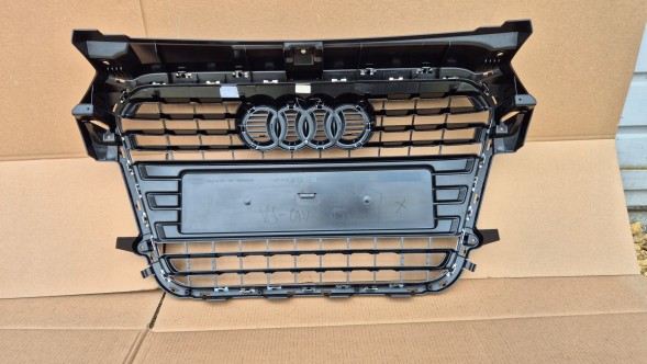 Audi OE GRILL AUDI A1 8X0 10-14 BLACK POŁYSK Решітка радіатора GRILL Audi A1 8X0 10-14 OE 8X0853651 ЧОРНИЙ ГЛЯНЕЦЬ ОРИГІНАЛ НОВИЙ