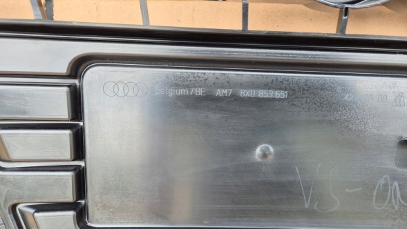 Audi OE GRILL AUDI A1 8X0 10-14 BLACK POŁYSK Решітка радіатора GRILL Audi A1 8X0 10-14 OE 8X0853651 ЧОРНИЙ ГЛЯНЕЦЬ ОРИГІНАЛ НОВИЙ