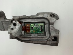 BMW OE MRKA BMW 5 F10 F11 MODUŁ STEROWNIK JEŻ LAMPY 18591702 BMW 5 F10 F11 МОДУЛЬ КЕРУВАННЯ ФАРАМИ 18591702