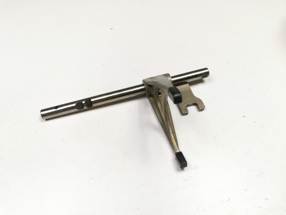 Renault OE Б/у вилки перемикання передач Renault 5 19 OE 7700725908
