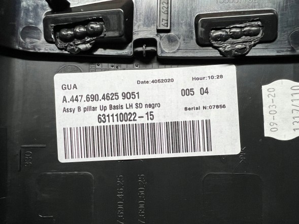 Mercedes-Benz OE NOWA ORYGINALNA LEWA GÓRNA OSŁONA SŁUPKA B MERCEDES VITO W447 A4476904625 НОВА ОРИГІНАЛЬНА ЛІВА ВЕРХНЯ КРИШКА СТІЙКИ B MERCEDES VITO W447 A4476904625