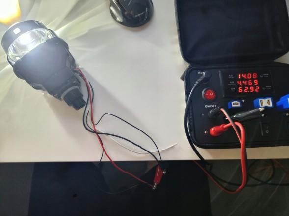 Китай 2,5biledLASER Лінзи BILED BI-LED 2,5" з лазером, ТОП 150W 2 світловідбивача - ЛАЗЕР