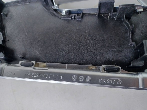 Mercedes-Benz OE НАКЛАДКА ДВЕРІ ПРАВА MERCEDES E W213 36210157