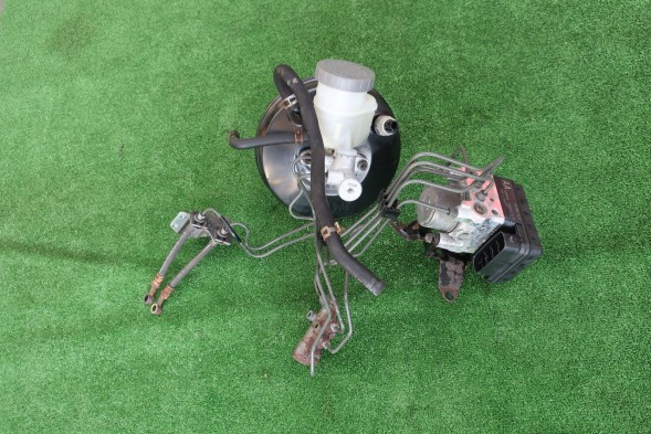 Suzuki OE 131010-13760 13101013760 СЕРВО ГАЛЬМІВНИЙ НАСОС ABS КОРЕКТОР SUZUKI JIMNY ЄВРОПА ДИЗЕЛЬ 2005Р > 2011Р